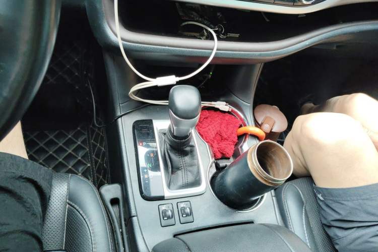 Used Toyota Highlander 2018 2.0T Four-Wheel Drive Luxury Version 7 Seats China VI Standard Gear Lever