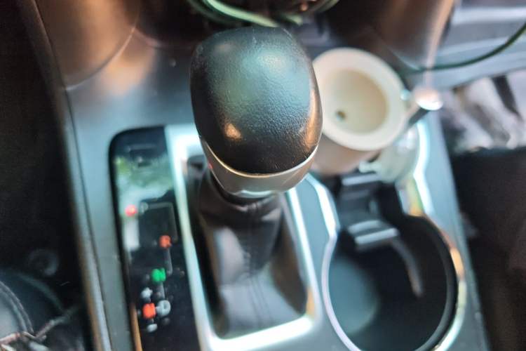 Used Toyota Highlander 2018 2.0T Four-Wheel Drive Supreme Edition 7-Seater China VI Gear Lever