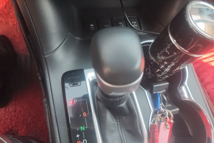 Used Toyota Highlander 2018 2.0T Four-Wheel Drive Ultimate Edition 7-Seater Emission Standard China V Gear Lever