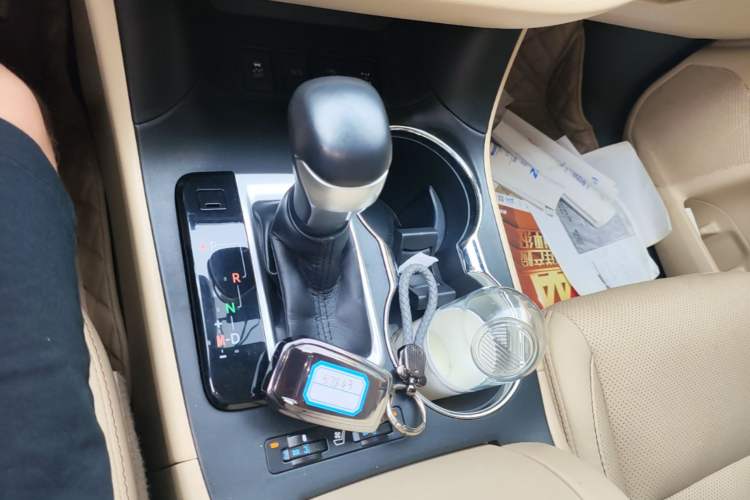 Used Toyota Highlander 2018 2.0T Four-Wheel Drive Ultimate Edition 7-Seater Emission Standard China V Gear Lever