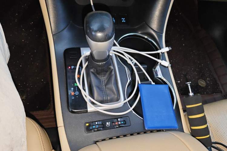 Used Toyota Highlander 2018 2.0T Four-Wheel Drive Supreme Edition 7-Seater China VI Gear Lever