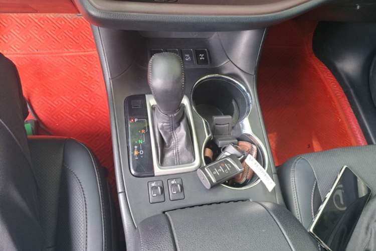Used Toyota Highlander 2018 2.0T Four-Wheel Drive Luxury Edition 7 Seats China V Emission Standard Gear Lever