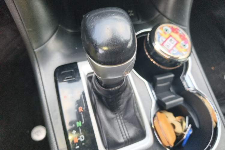 Used Toyota Highlander 2018 2.0T Four-Wheel Drive Luxury Edition 7 Seats China V Emission Standard Gear Lever