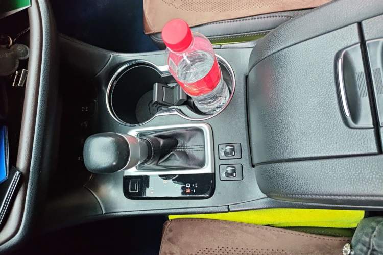 Used Toyota Highlander 2018 2.0T Four-Wheel Drive Prestige Version 7 Seats China V Emission Standard Gear Lever