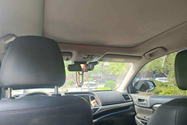 Used Toyota Highlander 2018 2.0T Four-Wheel Drive Luxury Edition 7 Seats China V Emission Standard Headliner
