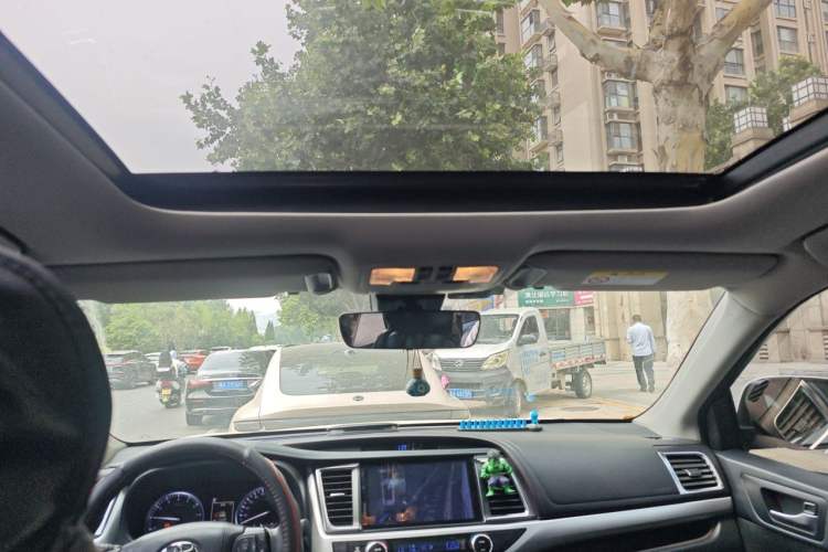Used Toyota Highlander 2018 2.0T Four-Wheel Drive Prestige Version 7 Seats China VI Standard Headliner