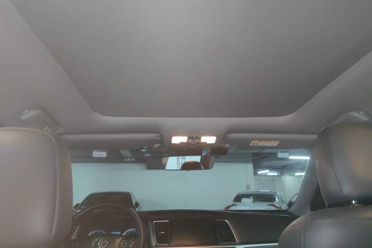 Used Toyota Highlander 2018 2.0T Four-Wheel Drive Supreme Edition 7-Seater China VI Headliner
