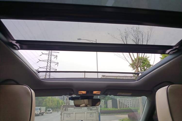 Used Toyota Highlander 2018 2.0T Four-Wheel Drive Luxury Version 7 Seats China VI Standard Headliner