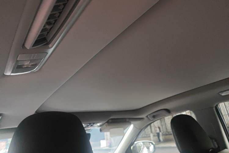 Used Toyota Highlander 2018 2.0T Four-Wheel Drive Prestige Version 7 Seats China VI Standard Headliner