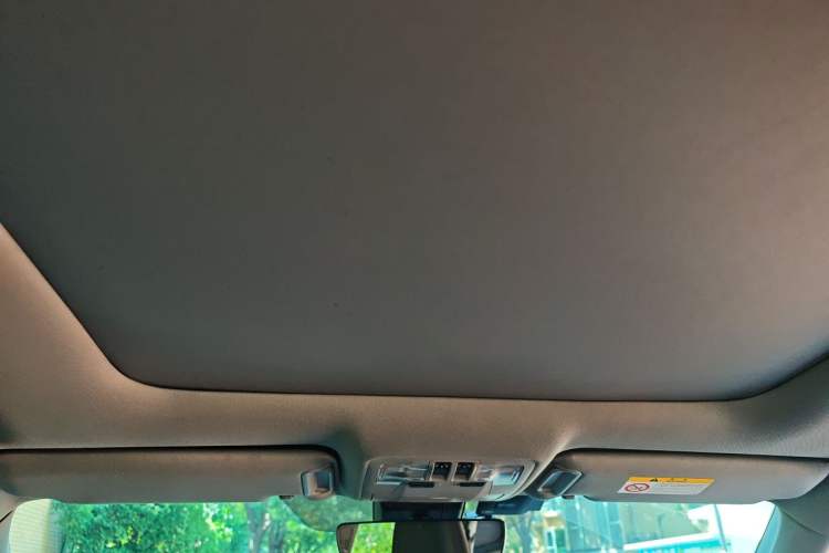 Used Toyota Highlander 2018 2.0T Four-Wheel Drive Supreme Edition 7-Seater China VI Headliner