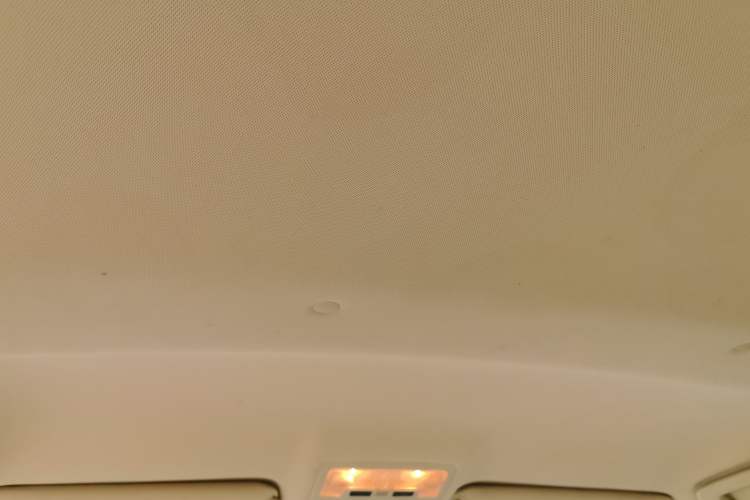 Used Toyota Highlander 2018 2.0T Two-Wheel Drive Elite Version 5 Seats China VI Standard Headliner