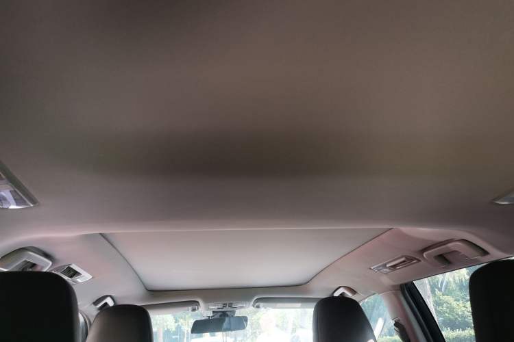 Used Toyota Highlander 2018 2.0T Four-Wheel Drive Luxury Version 7 Seats China VI Standard Headliner
