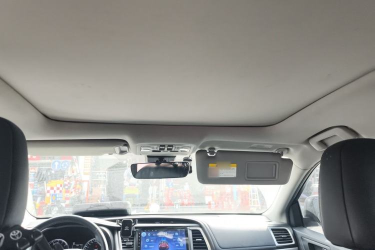 Used Toyota Highlander 2018 2.0T Four-Wheel Drive Luxury Version 7 Seats China VI Standard Headliner
