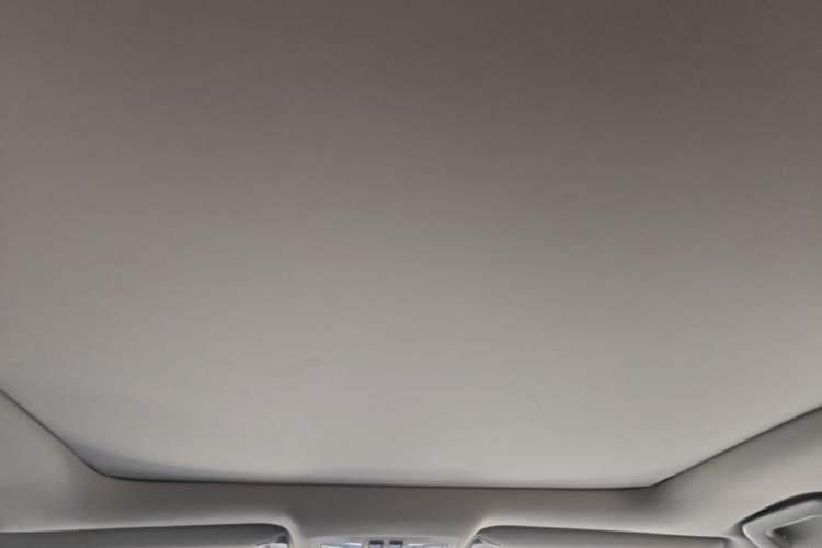 Used Toyota Highlander 2018 2.0T Four-Wheel Drive Luxury Edition 7 Seats China V Emission Standard Headliner