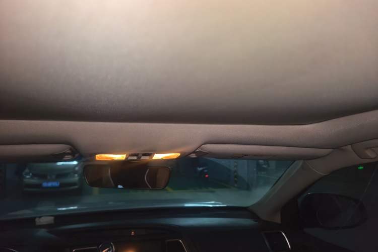 Used Toyota Highlander 2018 2.0T Four-Wheel Drive Supreme Edition 7-Seater China VI Headliner