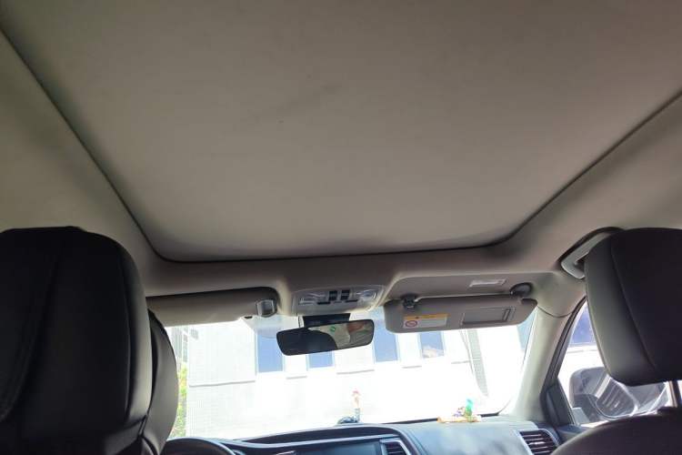 Used Toyota Highlander 2018 2.0T Four-Wheel Drive Prestige Version 7 Seats China VI Standard Headliner