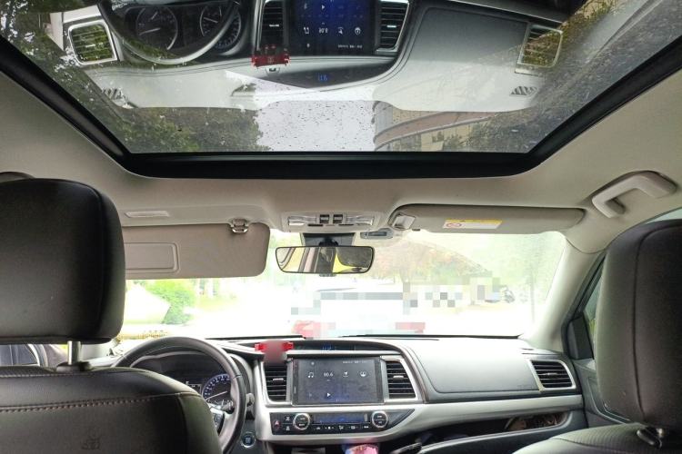 Used Toyota Highlander 2018 2.0T Four-Wheel Drive Prestige Version 7 Seats China VI Standard Headliner
