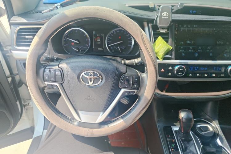 Used Toyota Highlander 2018 2.0T Four-Wheel Drive Luxury Edition 7 Seats China V Emission Standard Instrument Cluster