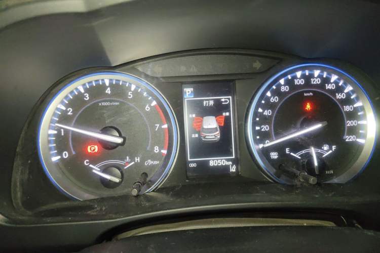 Used Toyota Highlander 2018 2.0T Four-Wheel Drive Luxury Edition 7 Seats China V Emission Standard Instrument Cluster