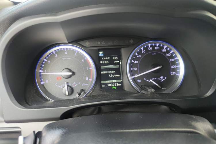 Used Toyota Highlander 2018 2.0T Four-Wheel Drive Luxury Edition 7 Seats China V Emission Standard Instrument Cluster