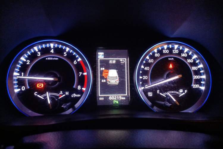 Used Toyota Highlander 2018 2.0T Four-Wheel Drive Luxury Edition 7 Seats China V Emission Standard Instrument Cluster