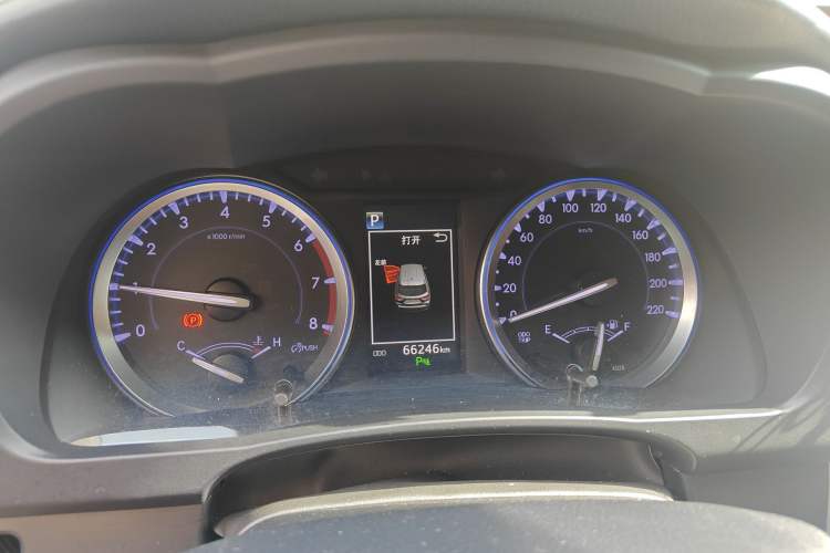 Used Toyota Highlander 2018 2.0T Four-Wheel Drive Prestige Version 7 Seats China V Emission Standard Instrument Cluster