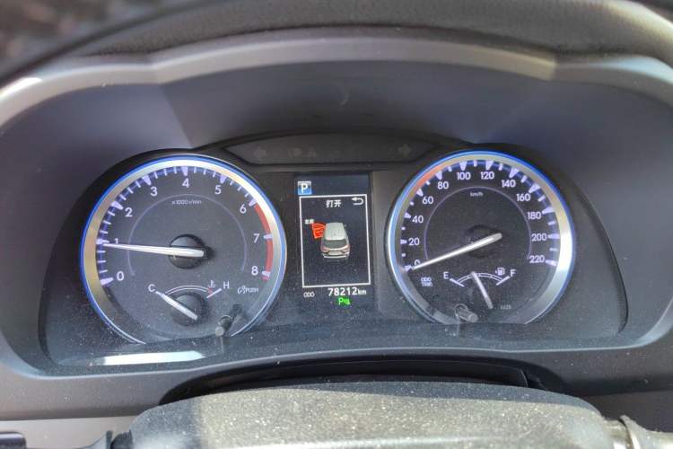 Used Toyota Highlander 2018 2.0T Four-Wheel Drive Luxury Edition 7 Seats China V Emission Standard Instrument Cluster