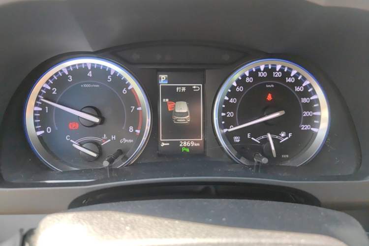 Used Toyota Highlander 2018 2.0T Four-Wheel Drive Luxury Version 7 Seats China VI Standard Instrument Cluster