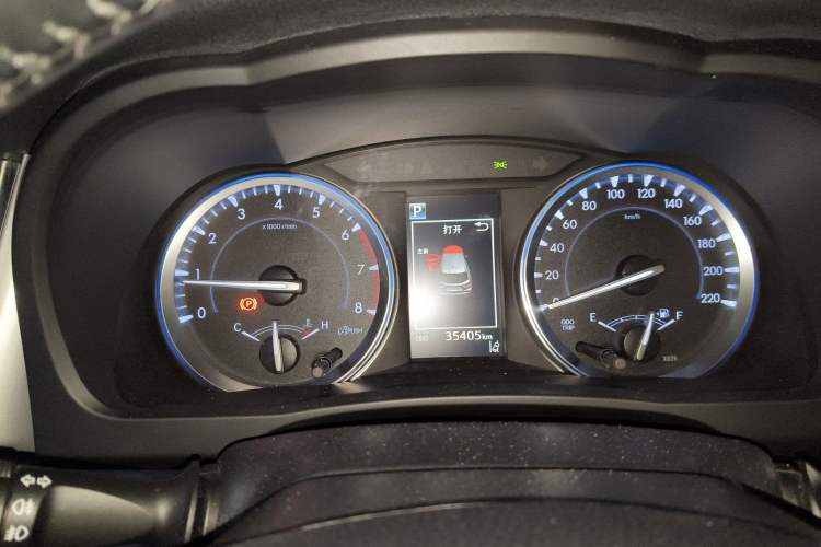 Used Toyota Highlander 2018 2.0T Four-Wheel Drive Prestige Version 7 Seats China V Emission Standard Instrument Cluster