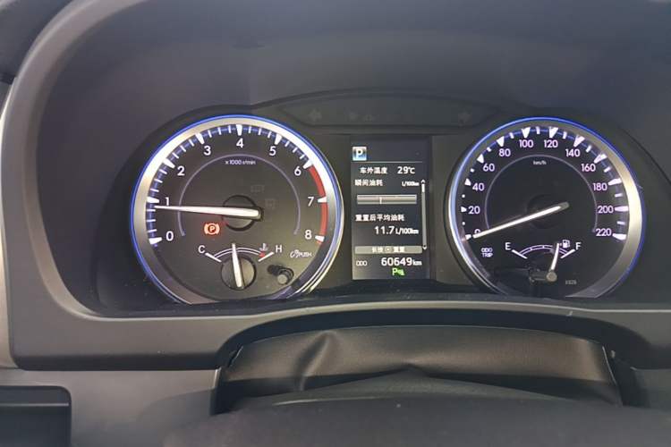 Used Toyota Highlander 2018 2.0T Four-Wheel Drive Prestige Version 7 Seats China VI Standard Instrument Cluster