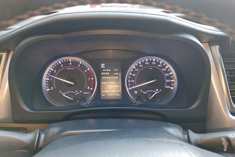Used Toyota Highlander 2018 2.0T Four-Wheel Drive Luxury Edition 7 Seats China V Emission Standard Instrument Cluster