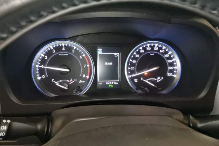 Used Toyota Highlander 2018 2.0T Four-Wheel Drive Luxury Version 7 Seats China VI Standard Instrument Cluster