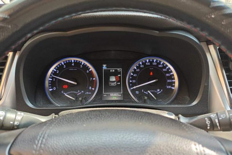 Used Toyota Highlander 2018 2.0T Four-Wheel Drive Luxury Edition 7 Seats China V Emission Standard Instrument Cluster