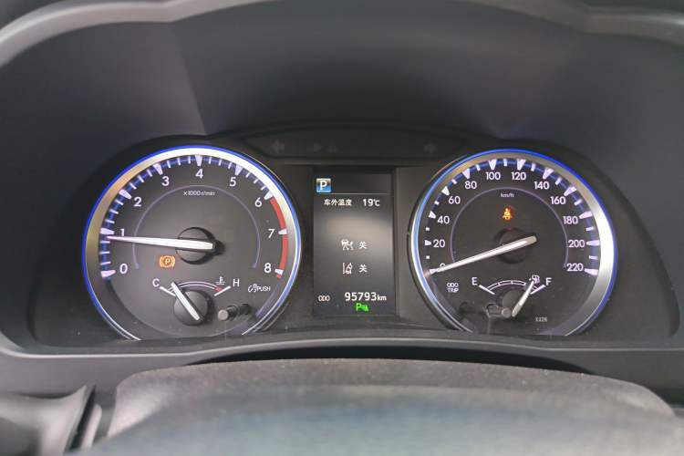 Used Toyota Highlander 2018 2.0T Four-Wheel Drive Luxury Version 7 Seats China VI Standard Instrument Cluster