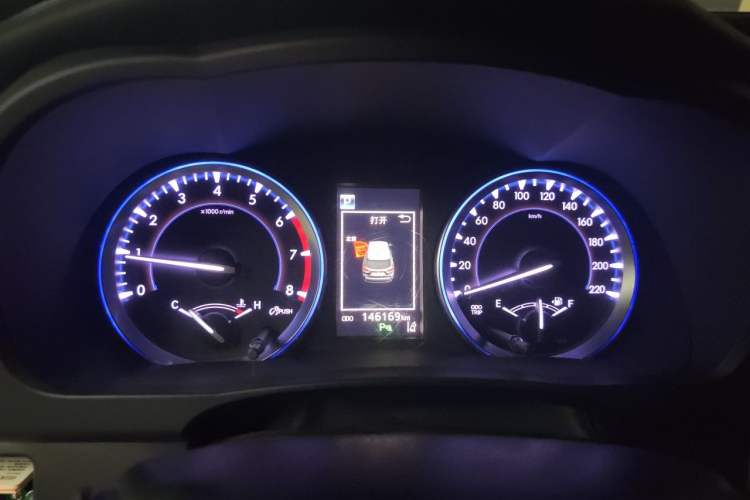 Used Toyota Highlander 2018 2.0T Four-Wheel Drive Prestige Version 7 Seats China V Emission Standard Instrument Cluster