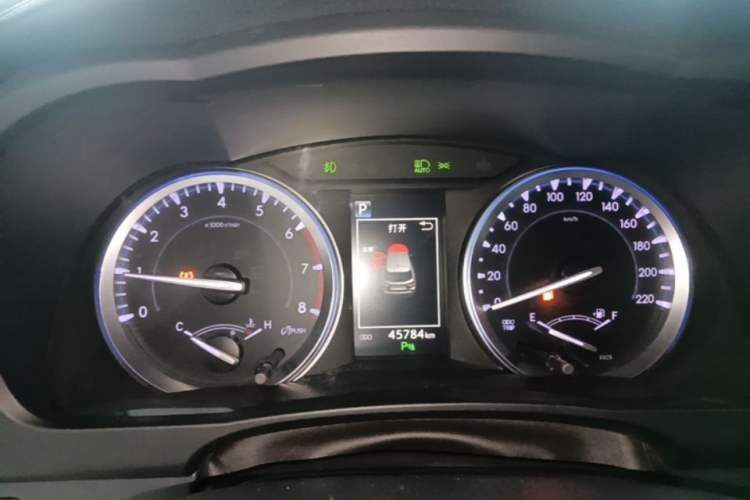 Used Toyota Highlander 2018 2.0T Four-Wheel Drive Luxury Version 7 Seats China VI Standard Instrument Cluster