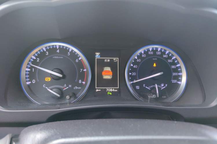 Used Toyota Highlander 2018 2.0T Four-Wheel Drive Prestige Version 7 Seats China VI Standard Instrument Cluster