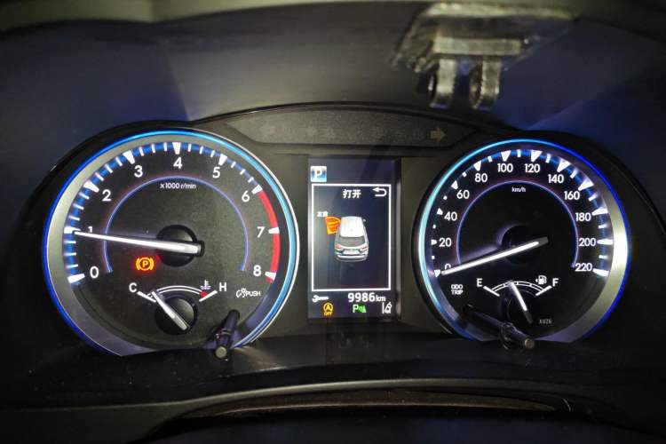 Used Toyota Highlander 2018 2.0T Four-Wheel Drive Prestige Version 7 Seats China V Emission Standard Instrument Cluster