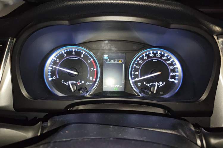 Used Toyota Highlander 2018 2.0T Four-Wheel Drive Prestige Version 7 Seats China VI Standard Instrument Cluster