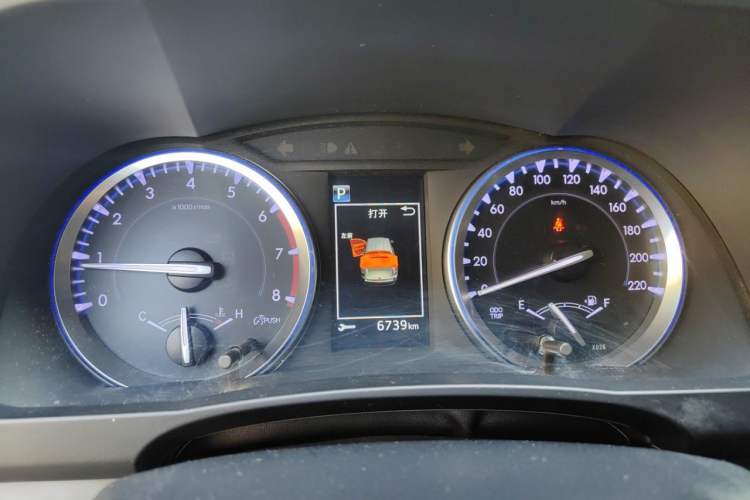Used Toyota Highlander 2018 2.0T Four-Wheel Drive Luxury Version 7 Seats China VI Standard Instrument Cluster