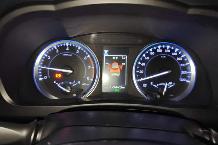 Used Toyota Highlander 2018 2.0T Four-Wheel Drive Prestige Version 7 Seats China VI Standard Instrument Cluster