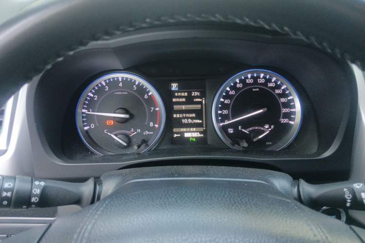 Used Toyota Highlander 2018 2.0T Four-Wheel Drive Luxury Version 7 Seats China VI Standard Instrument Cluster