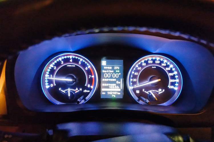 Used Toyota Highlander 2018 2.0T Four-Wheel Drive Prestige Version 7 Seats China V Emission Standard Instrument Cluster