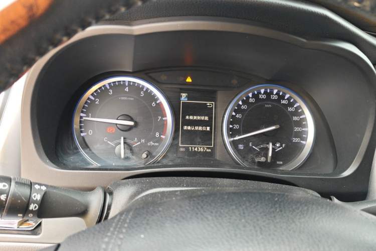 Used Toyota Highlander 2018 2.0T Four-Wheel Drive Luxury Version 7 Seats China VI Standard Instrument Cluster
