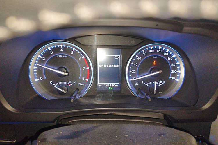 Used Toyota Highlander 2018 2.0T Four-Wheel Drive Luxury Edition 7 Seats China V Emission Standard Instrument Cluster