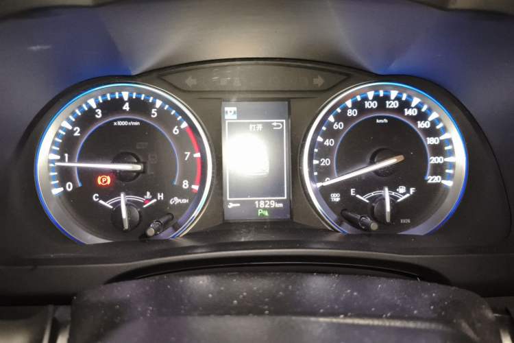 Used Toyota Highlander 2018 2.0T Four-Wheel Drive Luxury Version 7 Seats China VI Standard Instrument Cluster