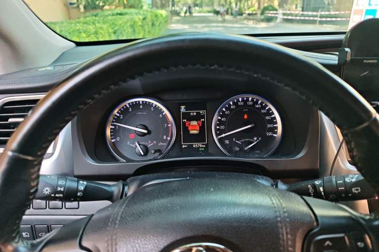 Used Toyota Highlander 2018 2.0T Four-Wheel Drive Supreme Edition 7-Seater China VI Instrument Cluster