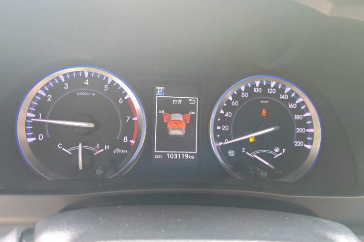Used Toyota Highlander 2018 2.0T Four-Wheel Drive Luxury Version 7 Seats China VI Standard Instrument Cluster