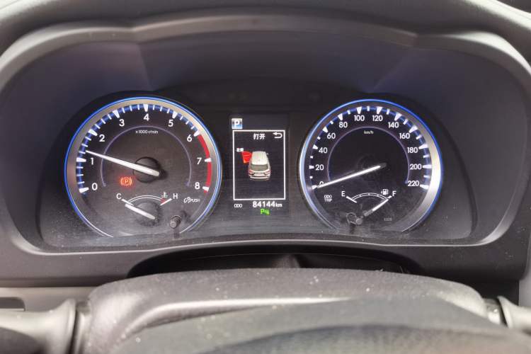 Used Toyota Highlander 2018 2.0T Four-Wheel Drive Luxury Edition 7 Seats China V Emission Standard Instrument Cluster