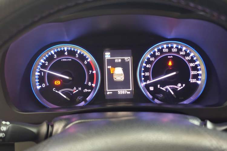 Used Toyota Highlander 2018 2.0T Four-Wheel Drive Prestige Version 7 Seats China VI Standard Instrument Cluster